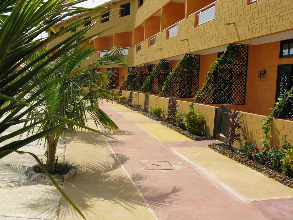 Hotel Magic Land Dakar Exterior photo
